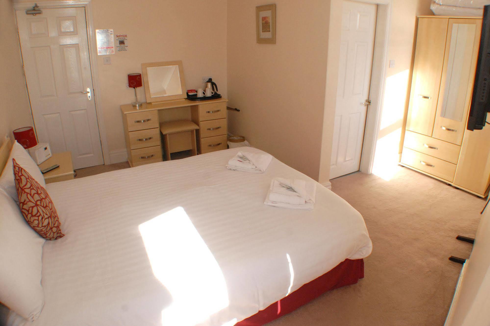 Couette-café Trivelles Seaview 3*
